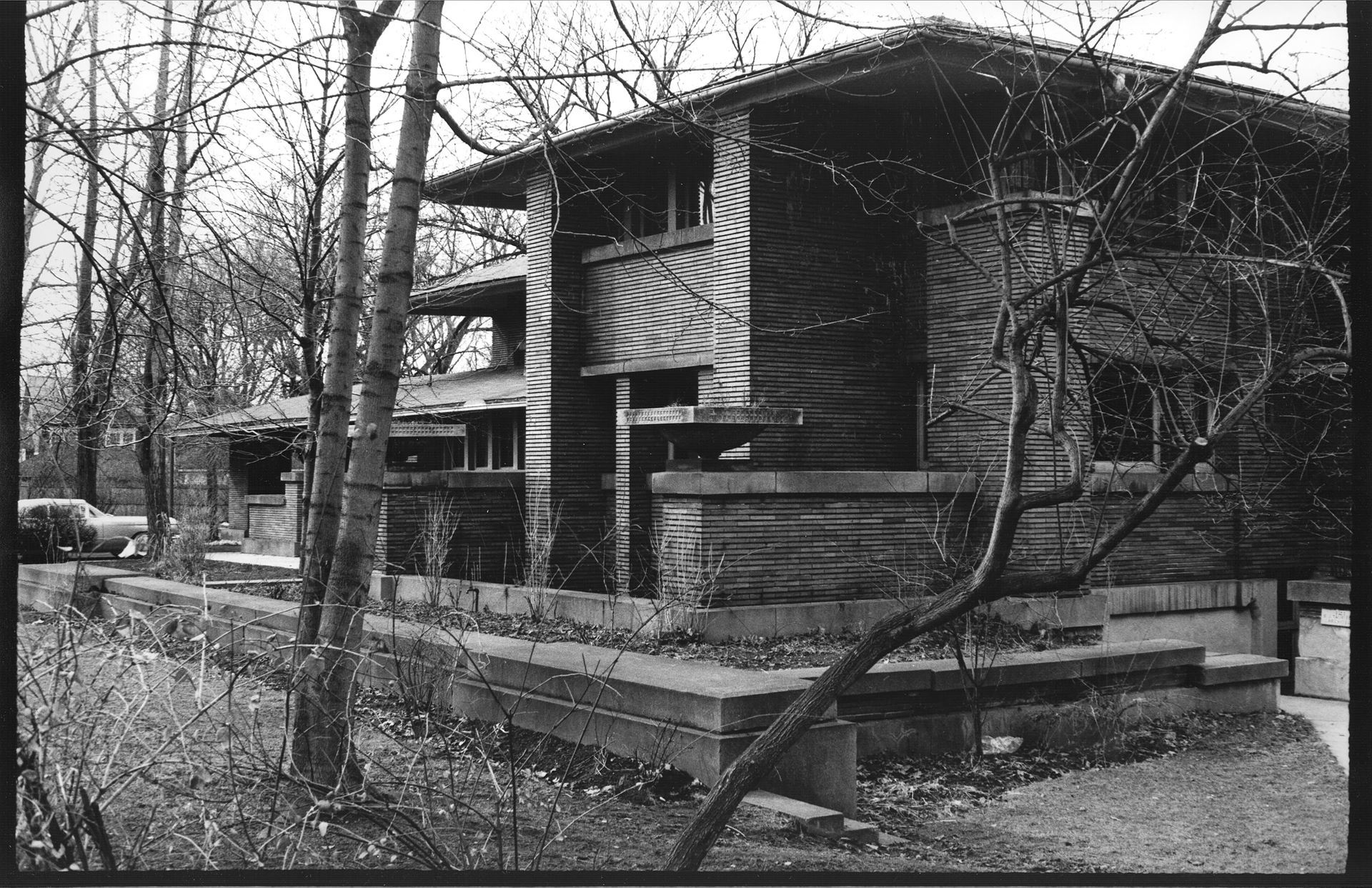 Exterior view of the Darwin D. Martin House, 1959. Victor Shanchuck, courtesy Martin House Restoration Corporation. 